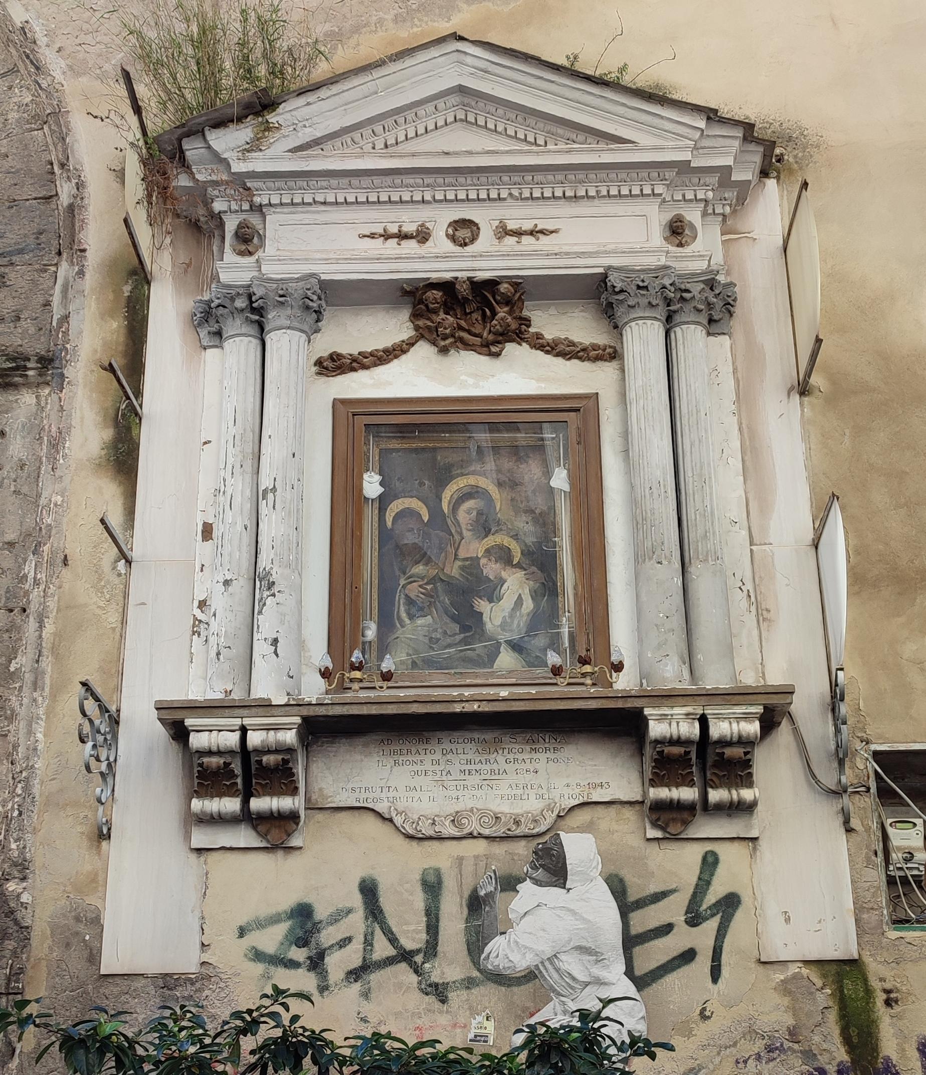 Le edicole a Napoli: commistione di sacro e profano