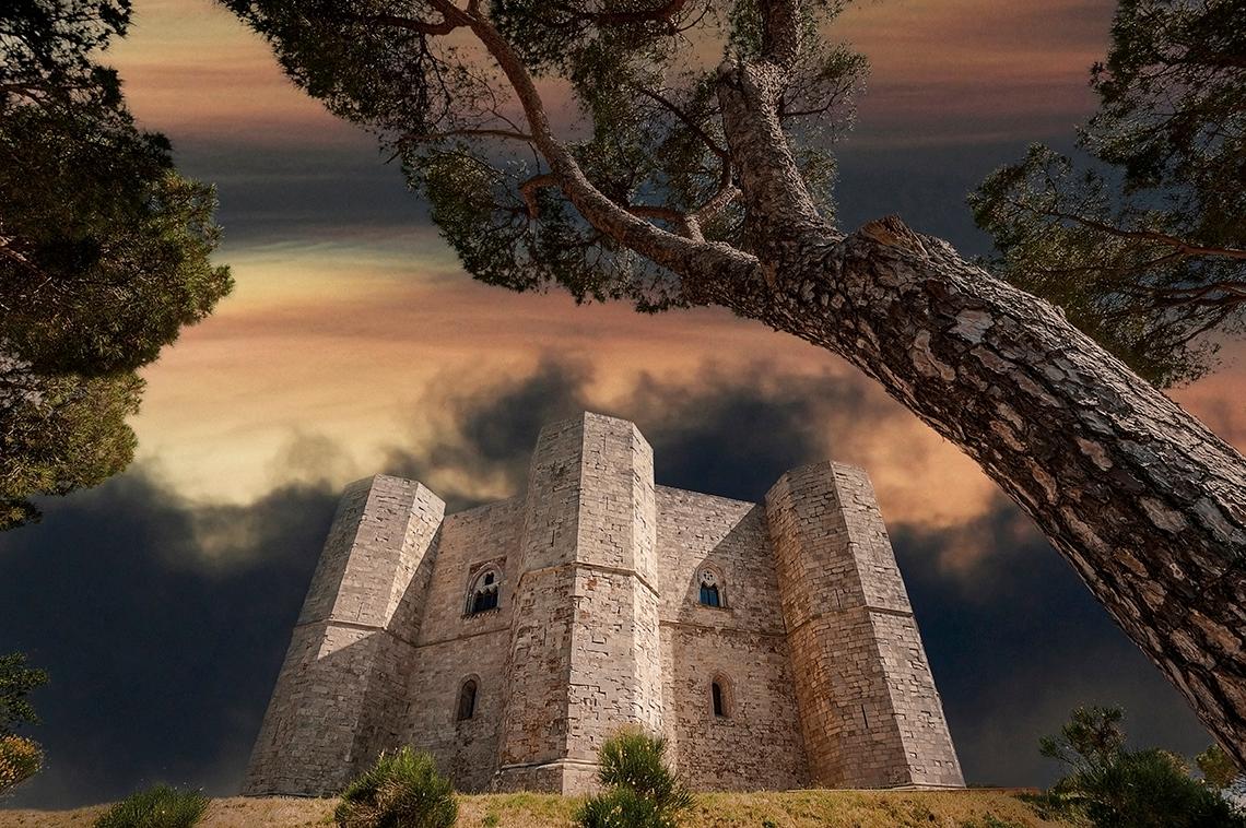 Castel Del Monte - Un gioiello avvolto nel mistero by Toni Spagone