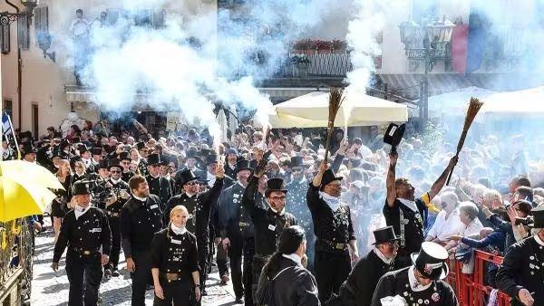 RADUNO DELLO SPAZZACAMINO a S. MARIA MAGGIORE - Domenica 01 settembre