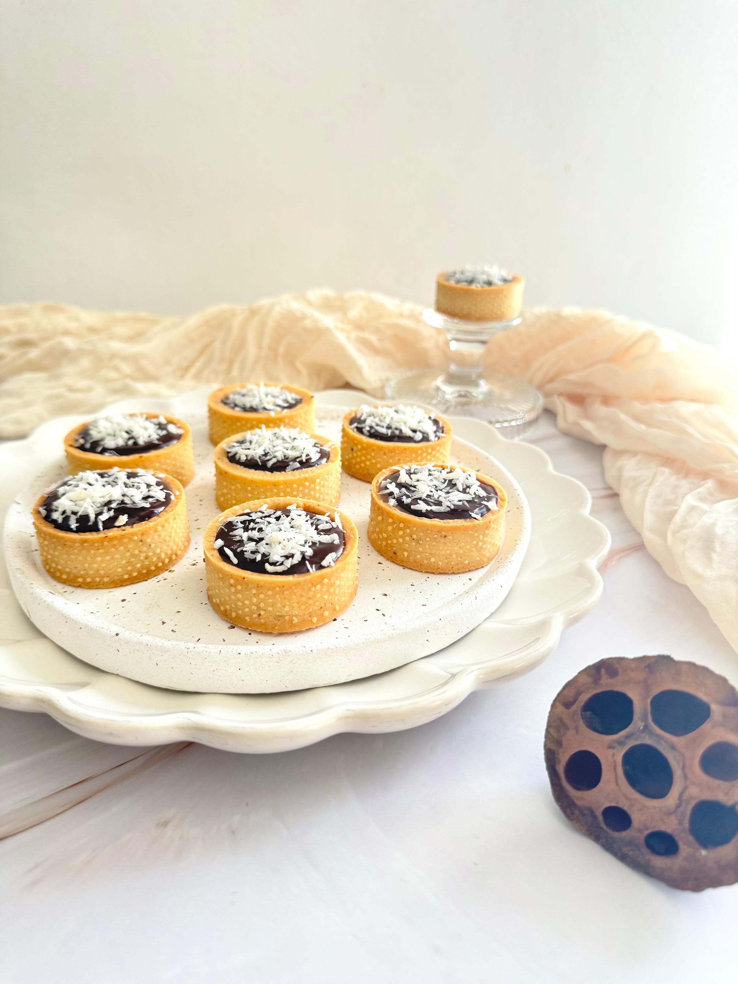 Mini tarte cocco, caramello salato e cioccolato