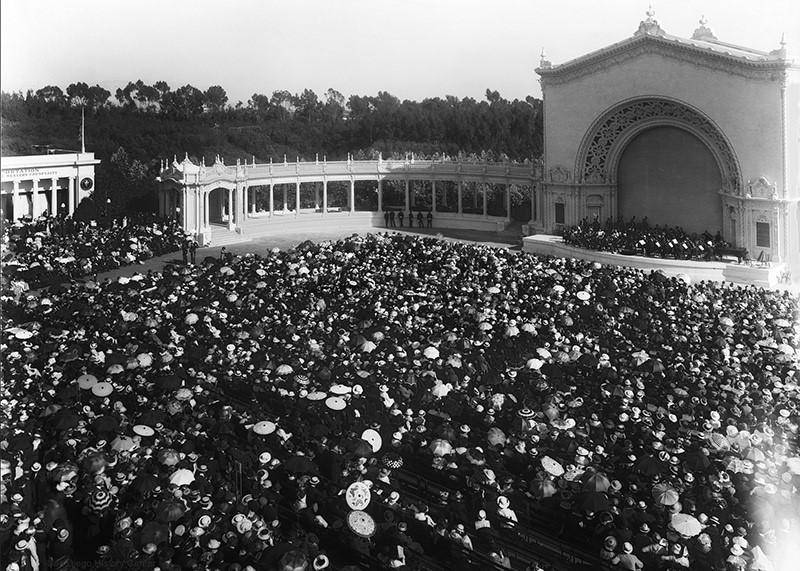 Balboa Park Portraits  Family Photos at Spreckels Organ Pavilion