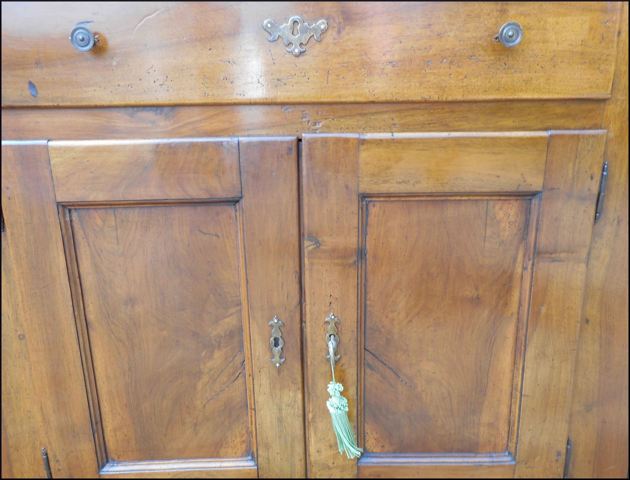 Credenza veneta scantonata fine 700 restaurata