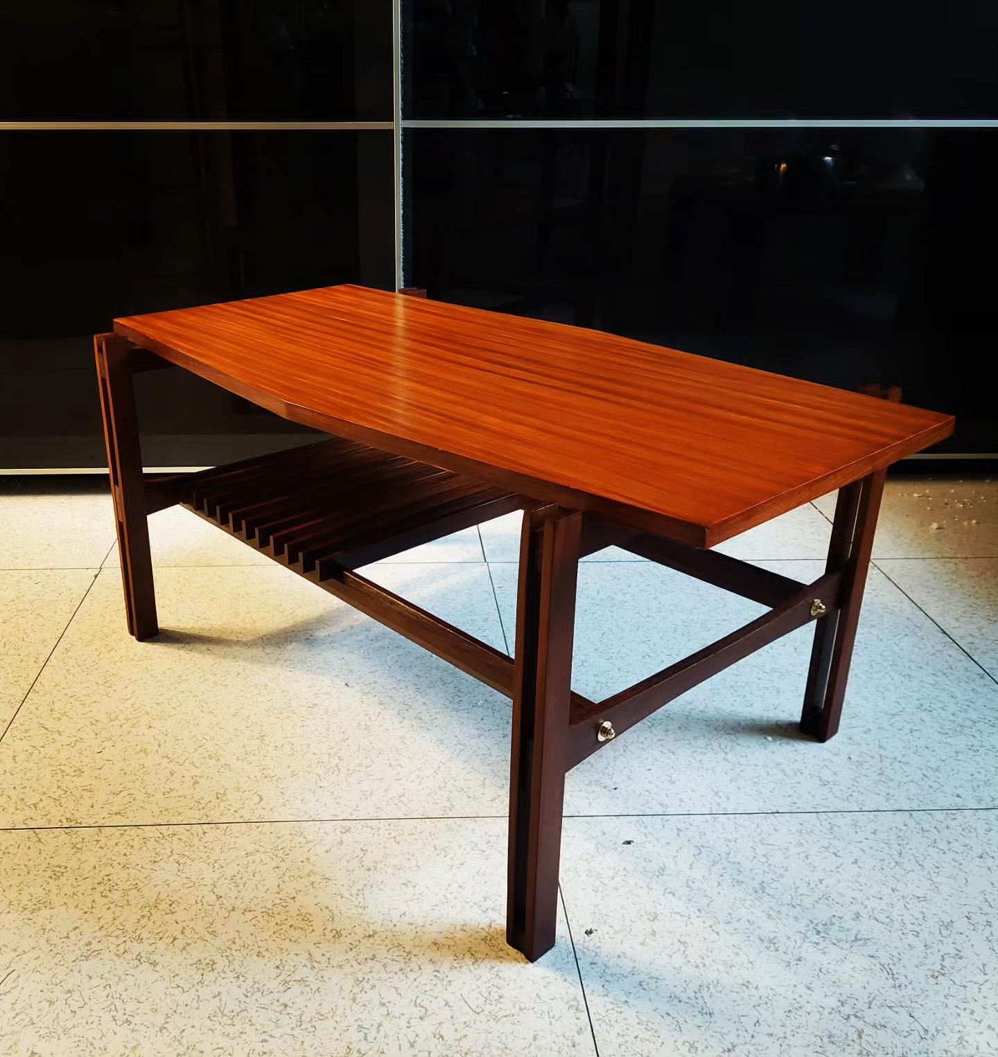 Tavolino in teak design anni 50 stile Ico Parisi