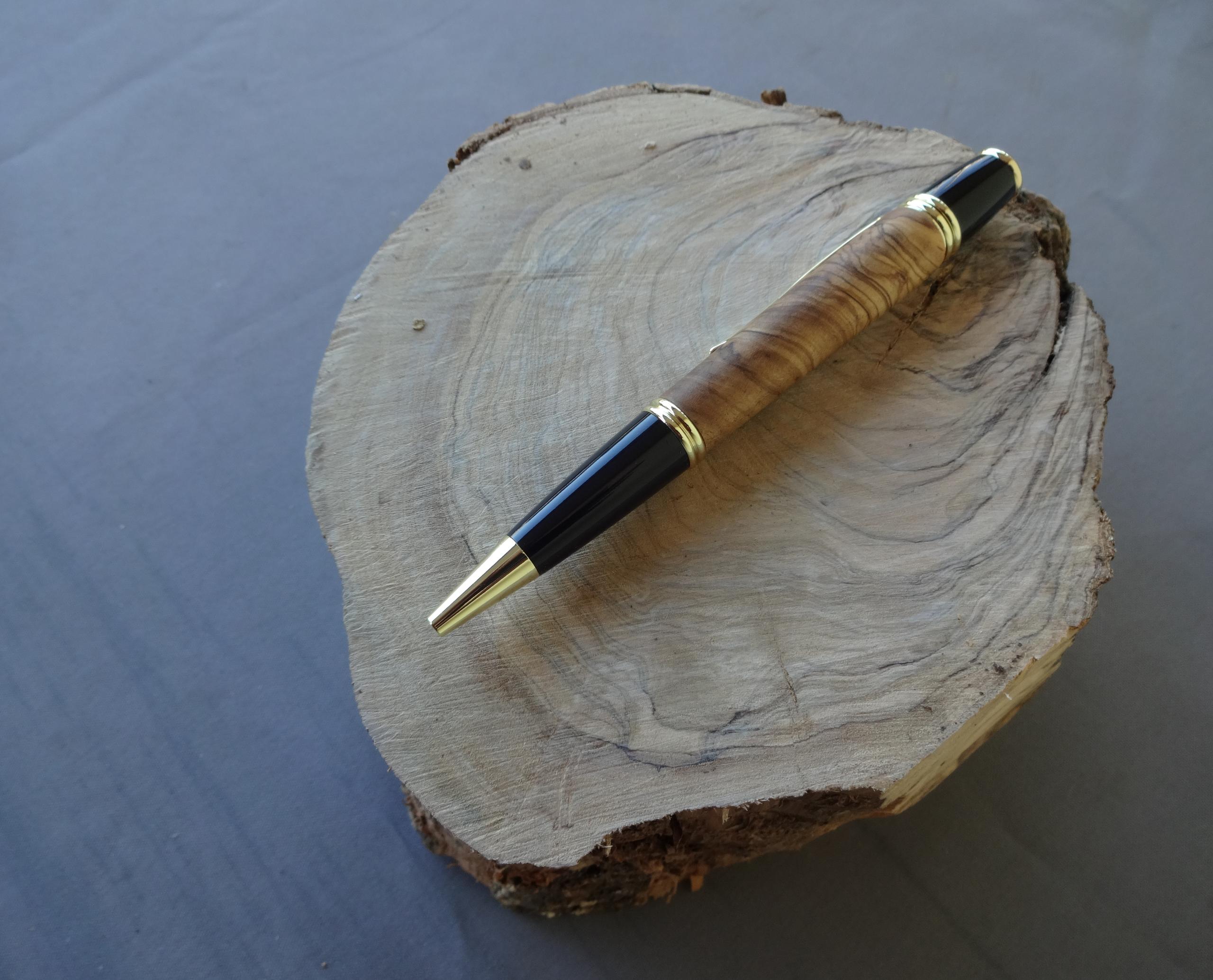 Penna in radica di ulivo  ART PE 03