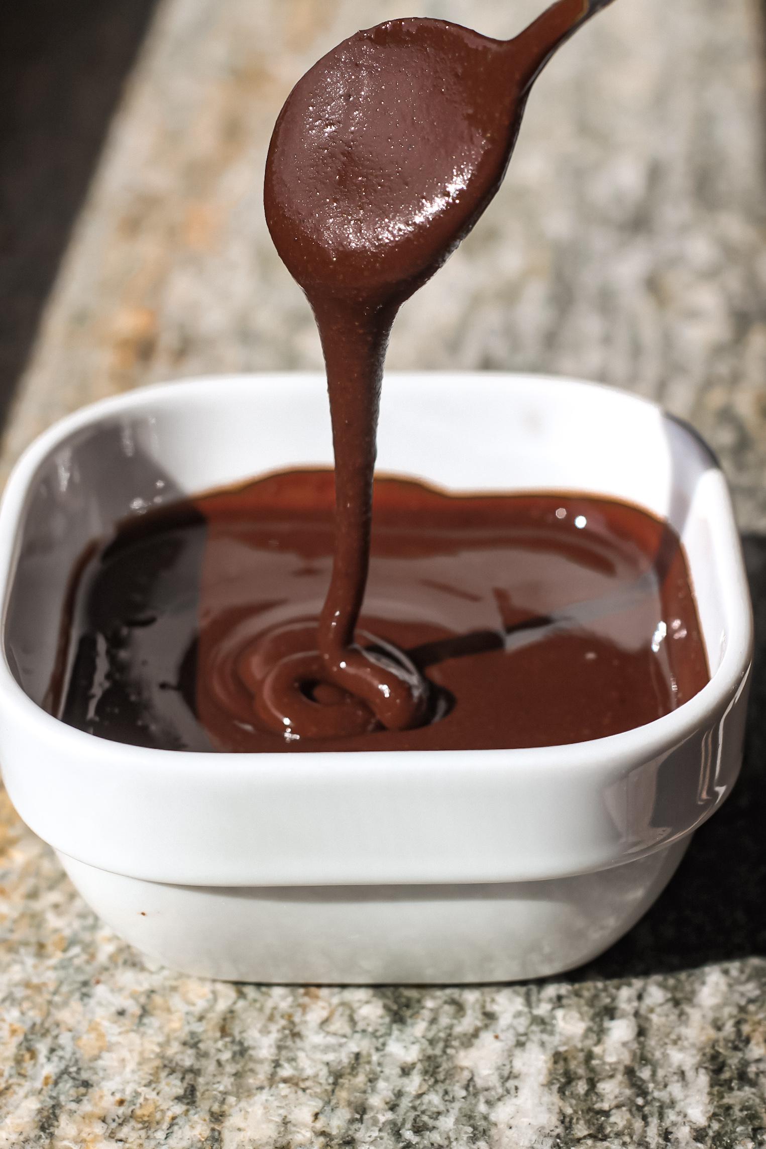 La nostra crema spalmabile unica nel suo genere con cacao e miele.