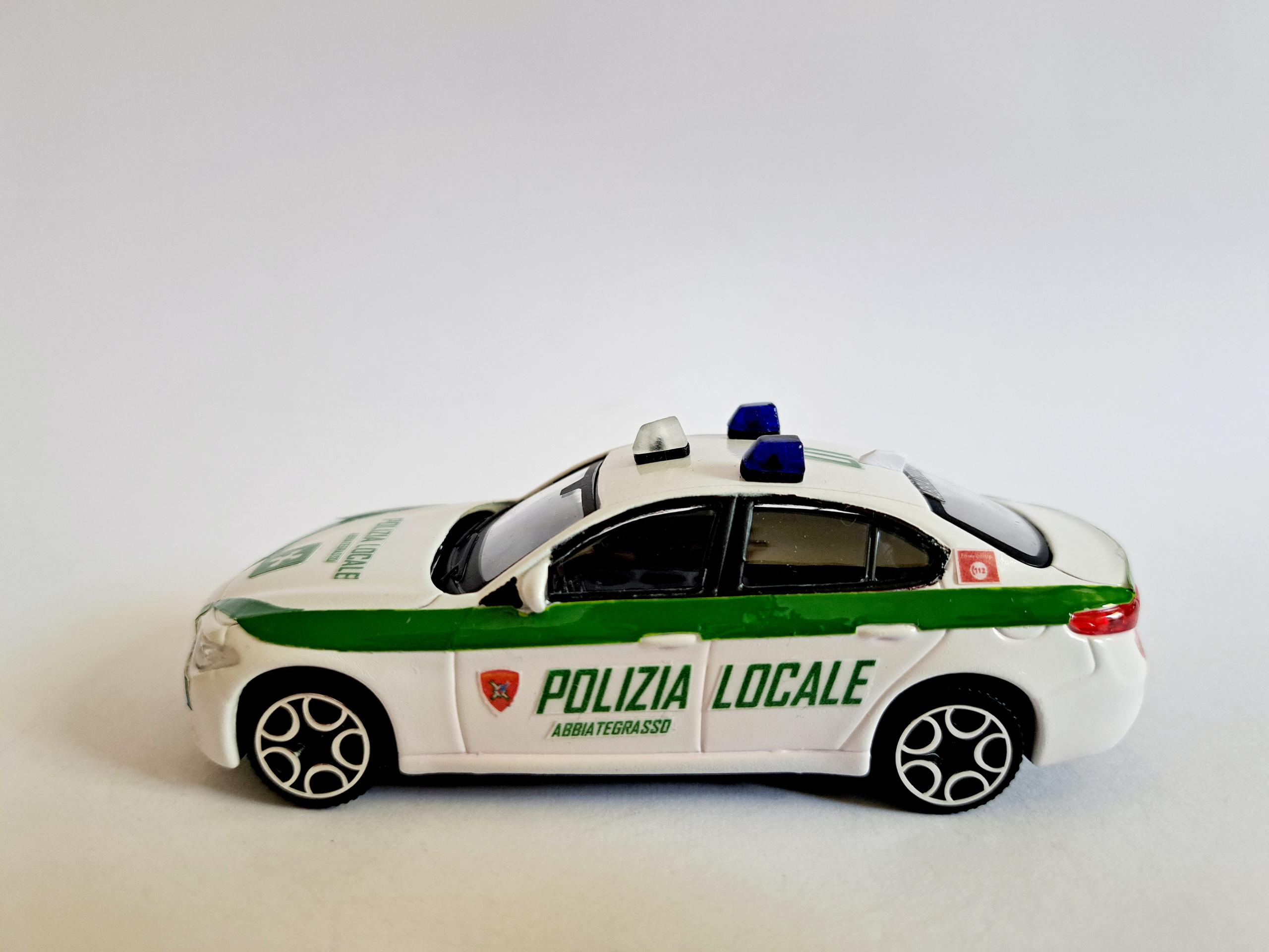 NUOVA ALFA ROMEO GIULIA POLIZIA LOCALE LOMBARDIA