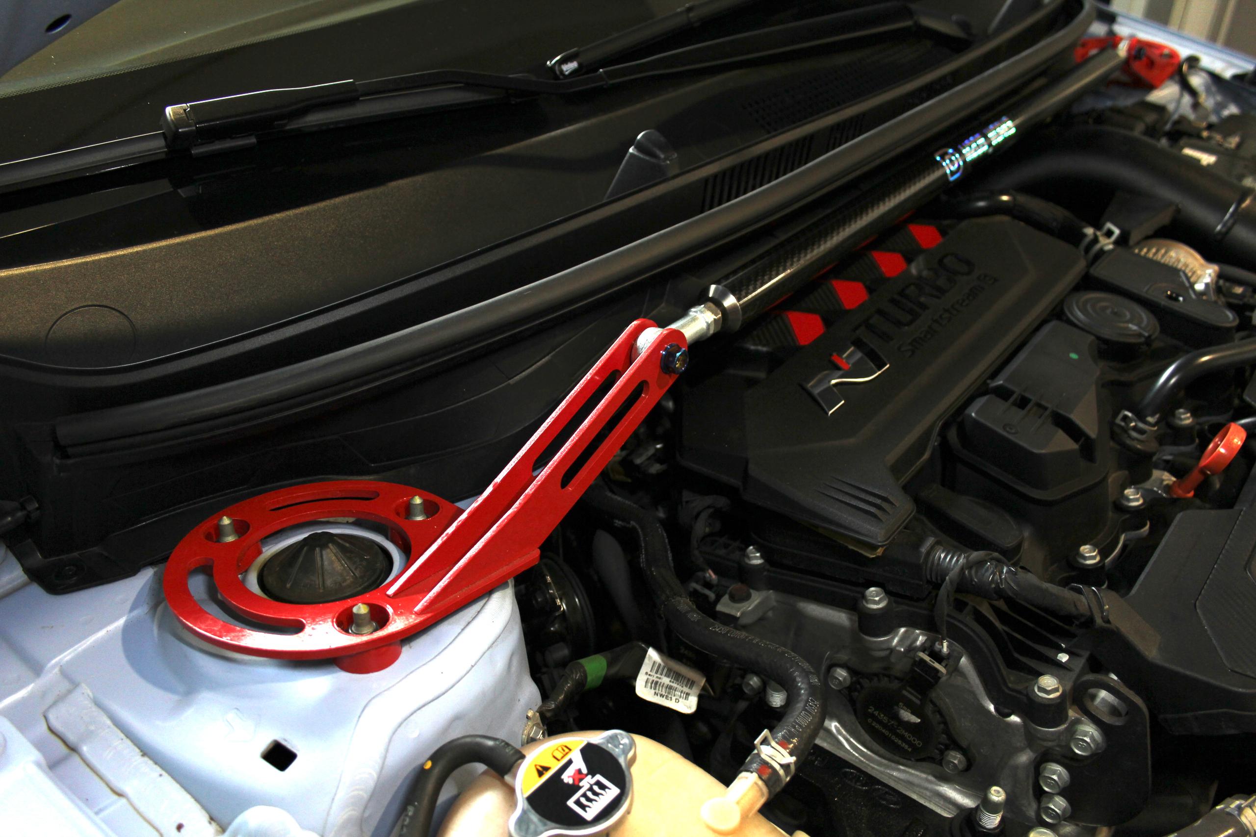 Hyundai i 20 N - Front Upper Carbon Fiber Strut Bar - M205 Works