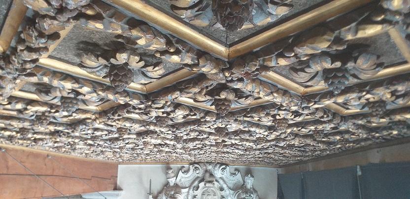 Sala degli Scudieri: intagli lignei dorati del soffitto XVI° sec