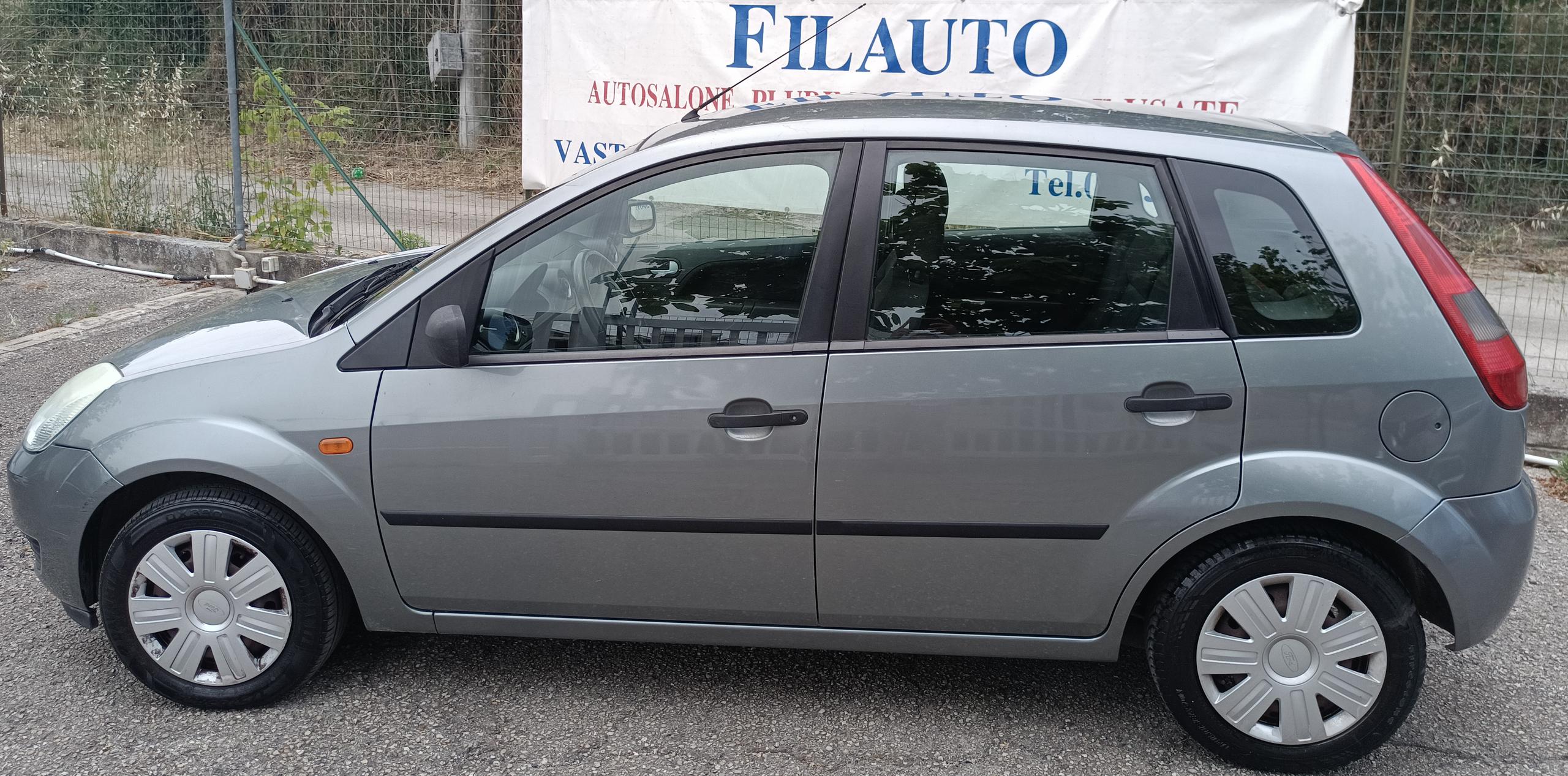 Ford Fiesta 1.4 16V 5p. Ghia Vasto (CH)  1.590 €